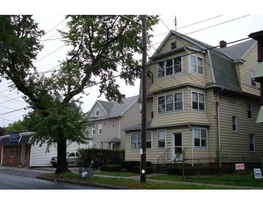 Unit for sale at 462-464 Springfield, Chicopee, MA 01013