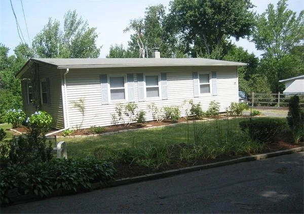 Unit for sale at 17 Apple Rock Way, Shirley, MA 01464