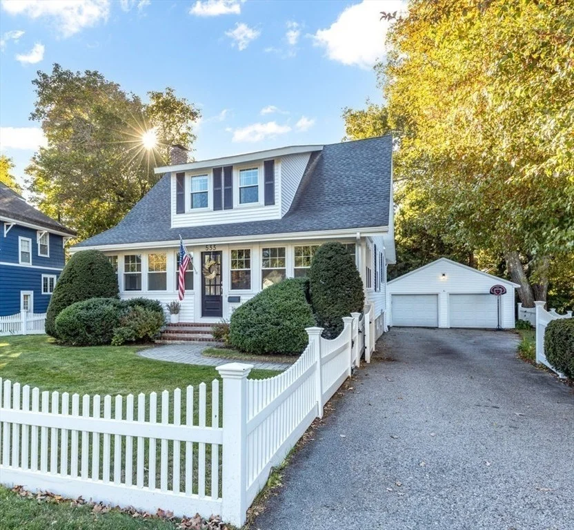 Unit for sale at 533 Chestnut Street, Needham, MA 02492