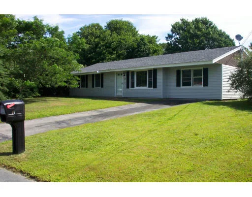 Unit for sale at 27 Utica Ln, Dartmouth, MA 02748