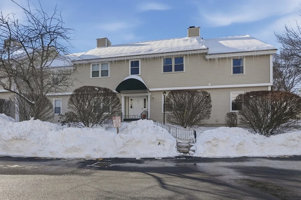 Unit for sale at 425 Main Street, Hudson, MA 01749