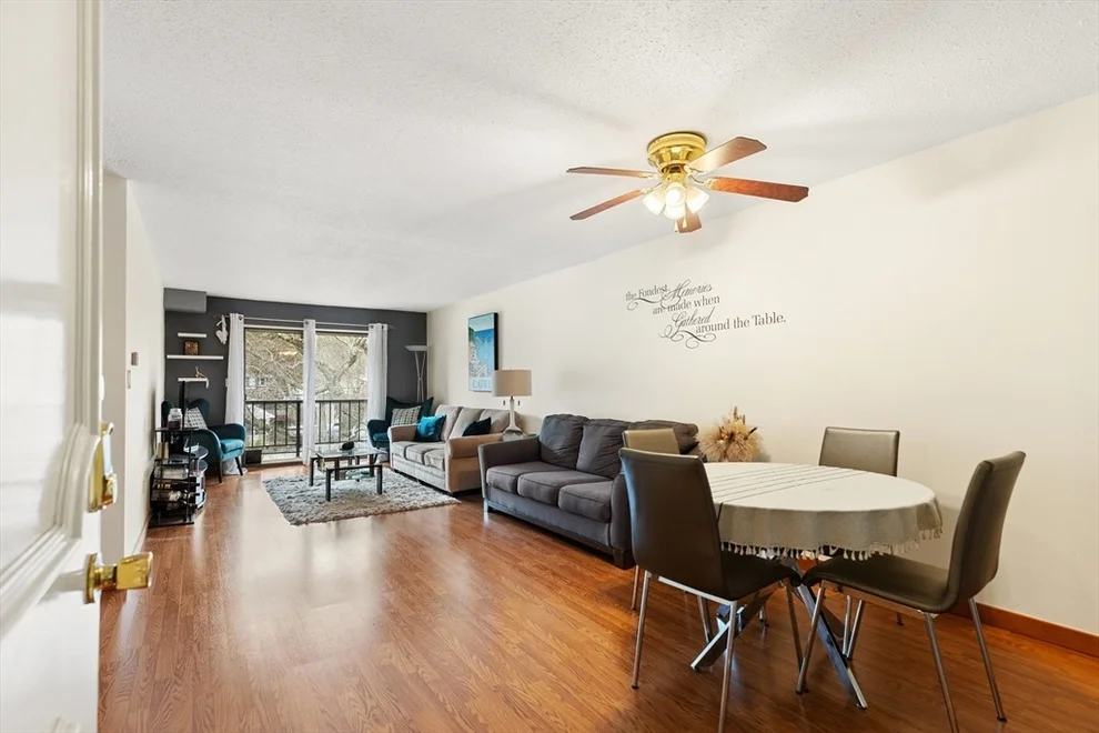 Unit for sale at 1 Greenbriar Dr, North Reading, MA 01864