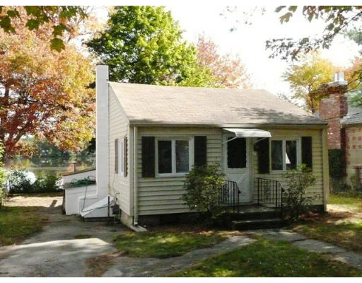 Unit for sale at 36 W Shore Rd, Holbrook, MA 02343