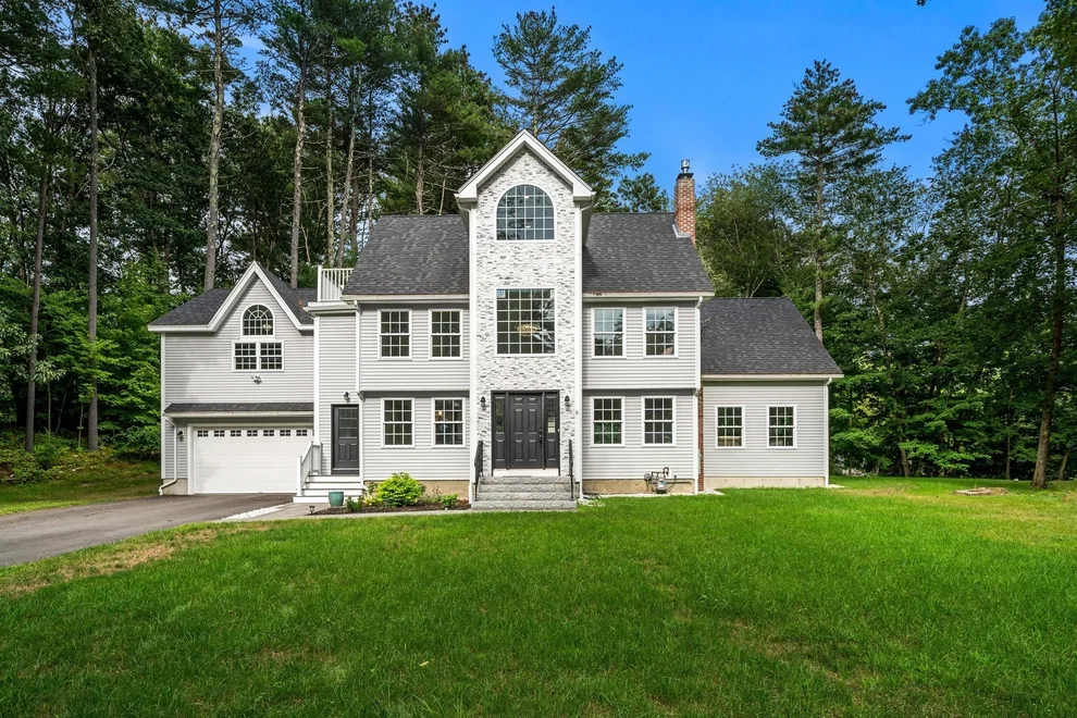 Unit for sale at 6 Craig Cir, Westford, MA 01886