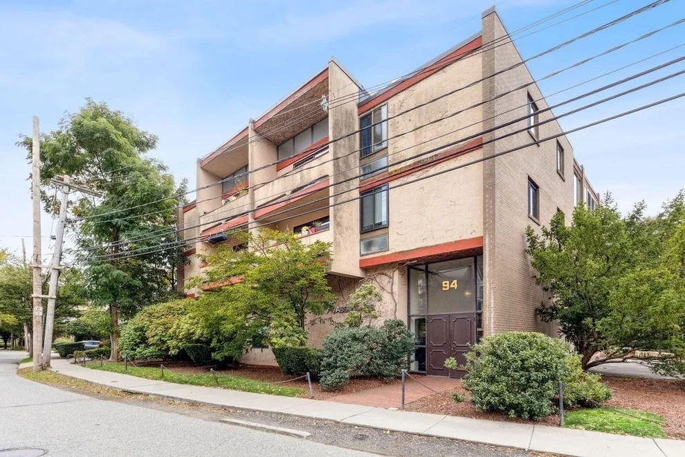 Unit for sale at 94 Beaconsfield Rd, Brookline, MA 02445