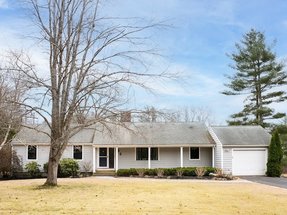 Unit for sale at 103 Delorenzo Dr, Duxbury, MA 02332