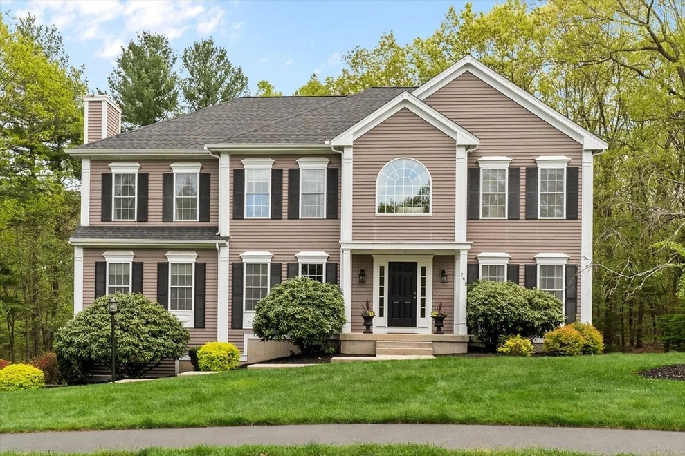 Unit for sale at 295 Webster Woods Ln, North Andover, MA 01845