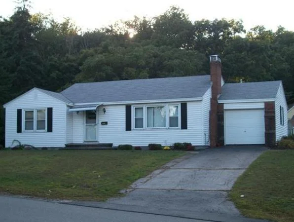 Unit for sale at 141 Lake Ave N, Worcester, MA 01605