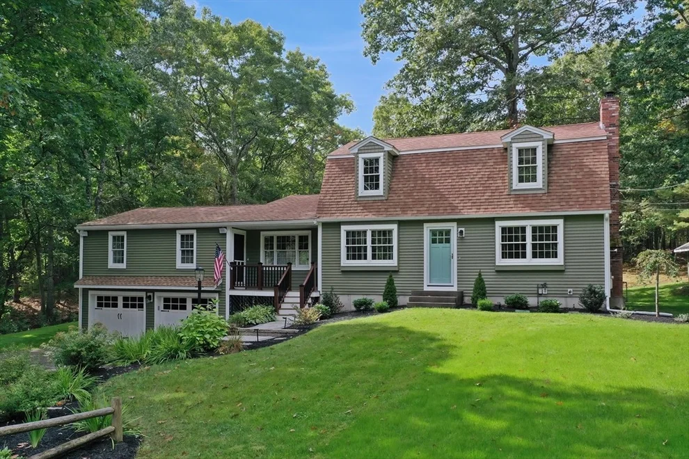 Unit for sale at 10 Blueberry Lane, Franklin, MA 02038