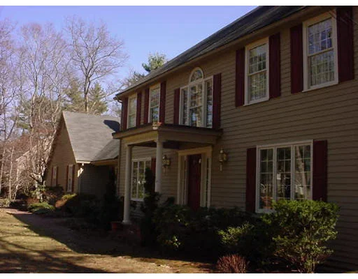 Unit for sale at 11 Pheasant Hill Rd, Norfolk, MA 02056