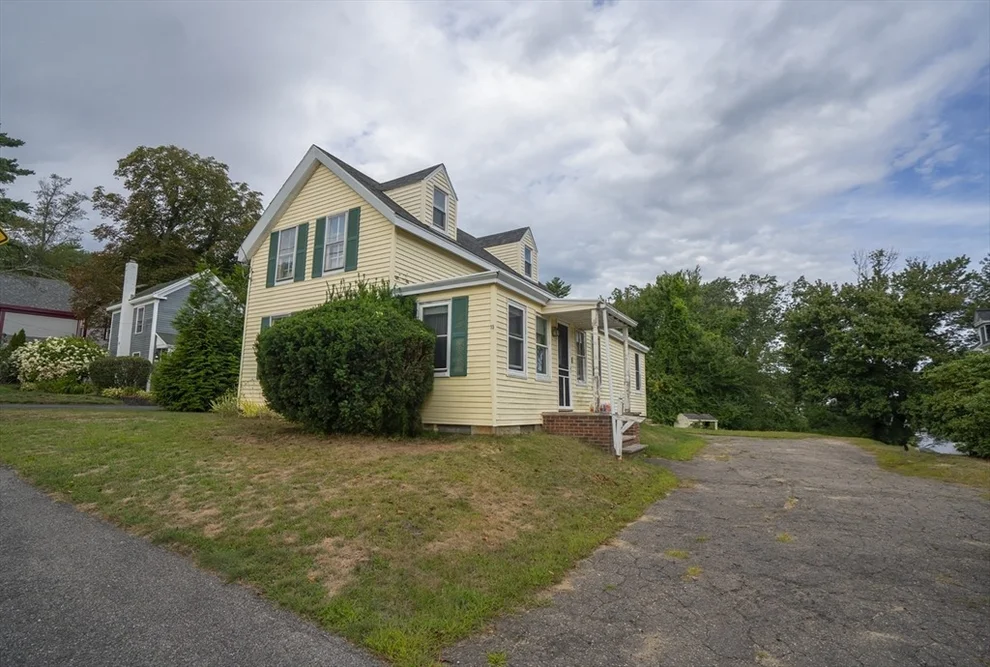 Unit for sale at 15 Beacon St, Amesbury, MA 01913