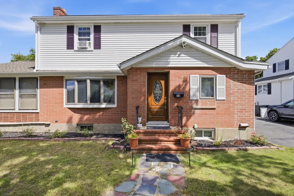 Unit for sale at 76 Woodcliff Rd, Quincy, MA 02169