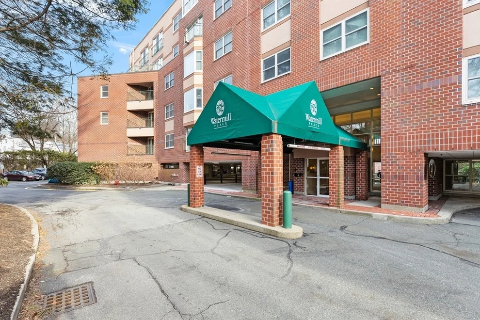 Unit for sale at 1 Watermill Pl, Arlington, MA 02476