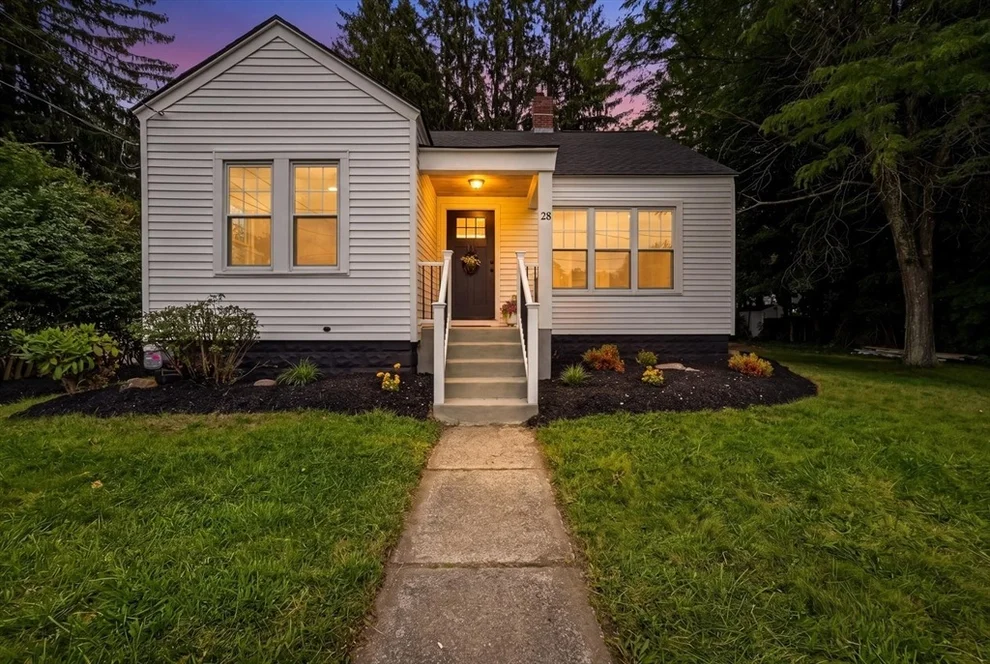 Unit for sale at 28 Southold Rd, Worcester, MA 01607