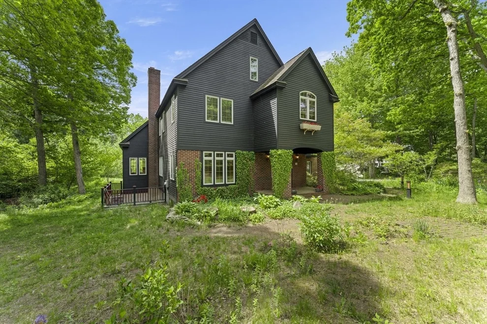 Unit for sale at 28 Vincent Rd, Mendon, MA 01756