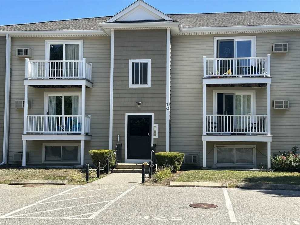 Unit for sale at 451 School St, Marshfield, MA 02050