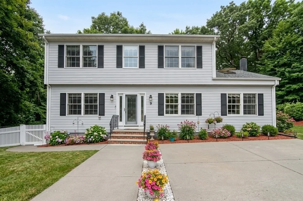 Unit for sale at 9 Zamora St, Saugus, MA 01906