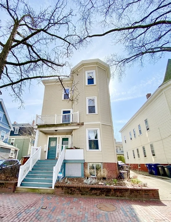 Unit for sale at 10 Beech Street, Cambridge, MA 02140