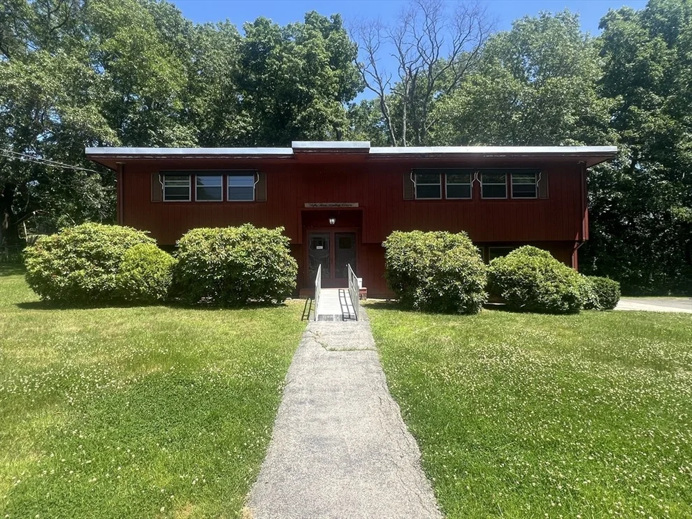 Unit for sale at 50 Sun Valley Dr, Haverhill, MA 01835