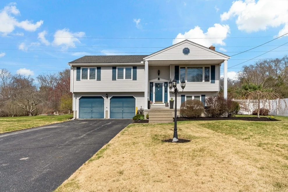 Unit for sale at 116 Saint Laurent Pkwy, Seekonk, MA 02771