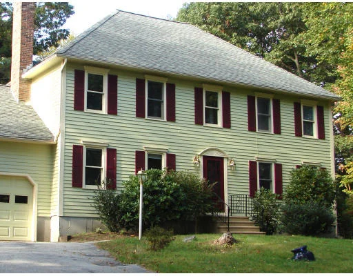 Unit for sale at 4 Tory Ln, Shrewsbury, MA 01545