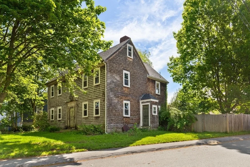 Unit for sale at 25 Poplar Street, Gloucester, MA 01930