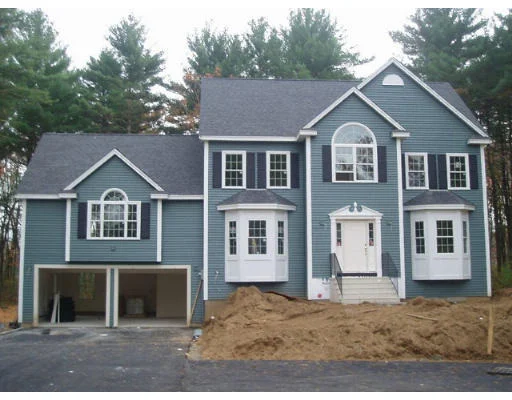 Unit for sale at 5 Meadowbrook Lane, Wilmington, MA 01887