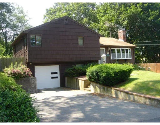 Unit for sale at 19 Chubb Rd, Framingham, MA 01701