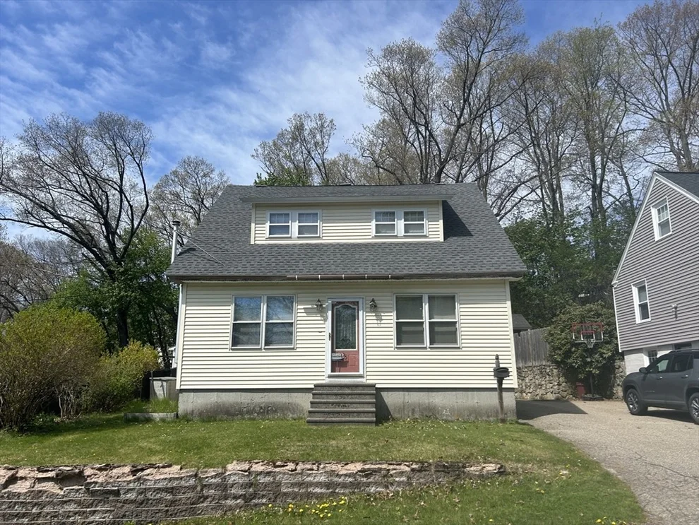 Unit for sale at 5 Utica Dr, Worcester, MA 01603