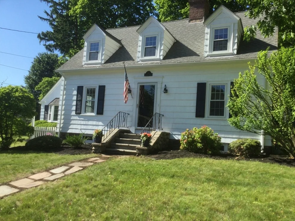 Unit for sale at 114 Chestnut Street, Andover, MA 01810