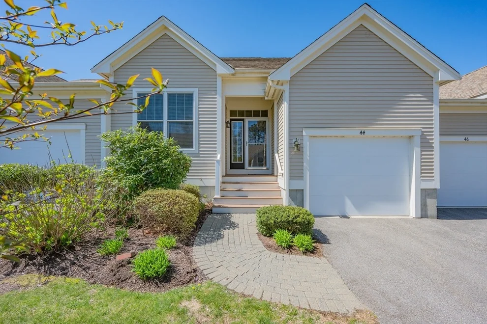 Unit for sale at 44 Twin Oaks Dr, Mashpee, MA 02649