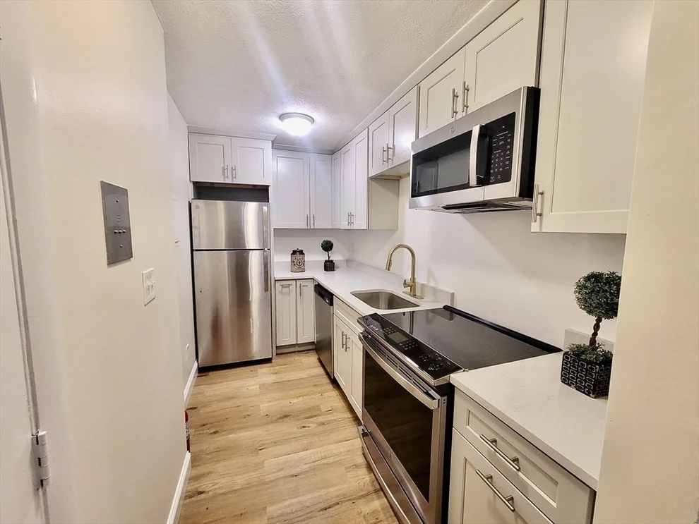 Unit for sale at 137 Winthrop St, Framingham, MA 01702