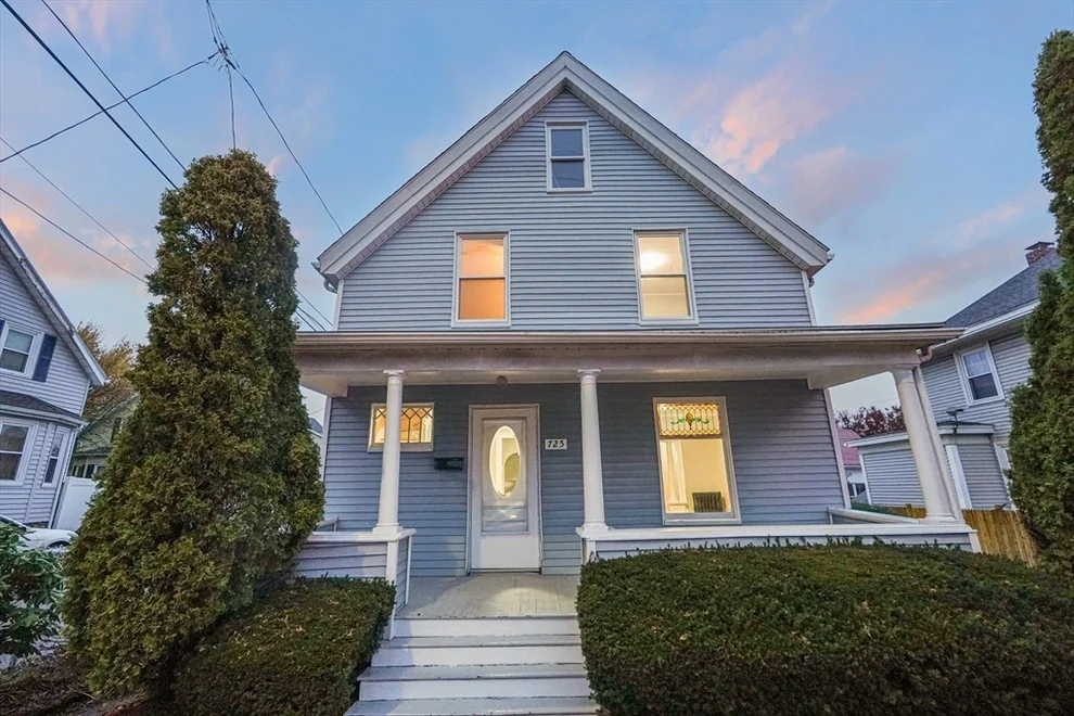 Unit for sale at 725 Boston St, Lynn, MA 01901