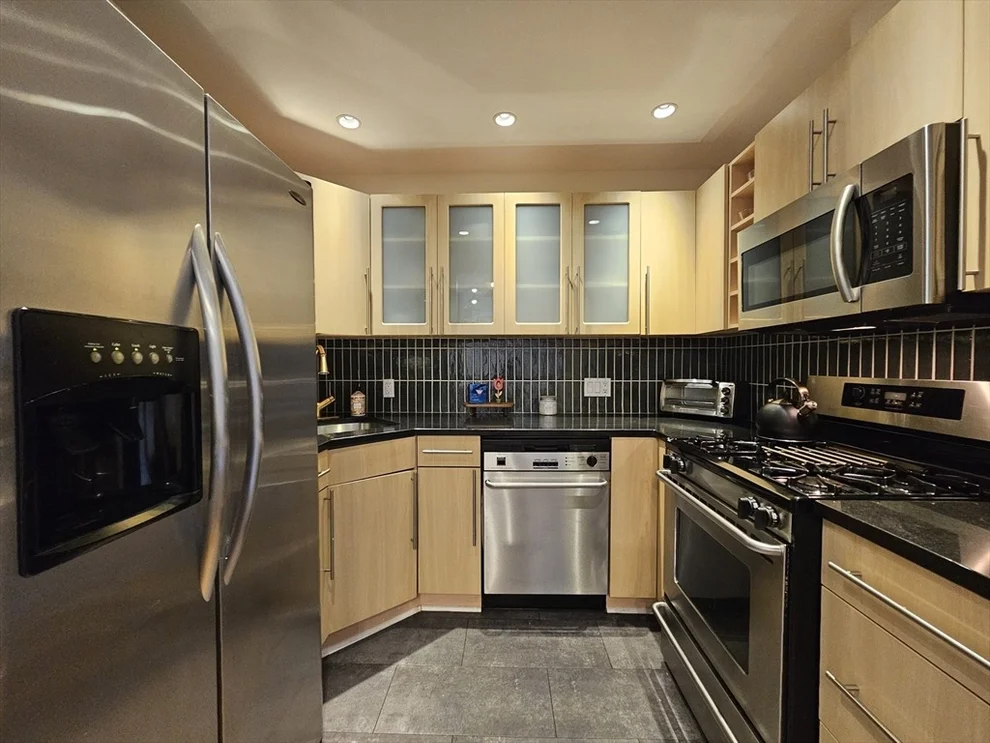 Unit for sale at 55 Broadlawn Park, Boston, MA 02467
