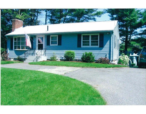 Unit for sale at 3 Chesterfield St, Framingham, MA 01701