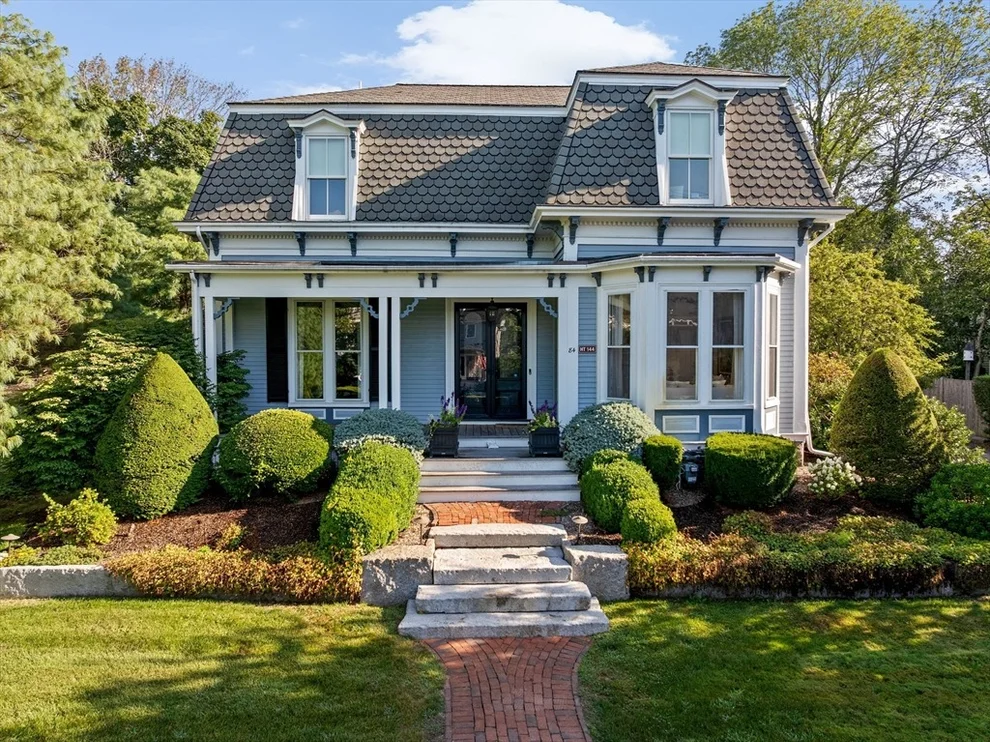 Unit for sale at 84 Elm St, Cohasset, MA 02025