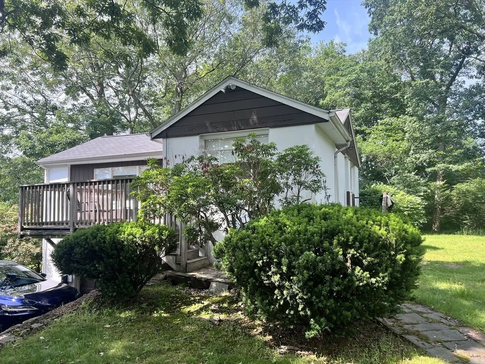 Unit for sale at 22 Kimlo Rd, Wellesley, MA 02481