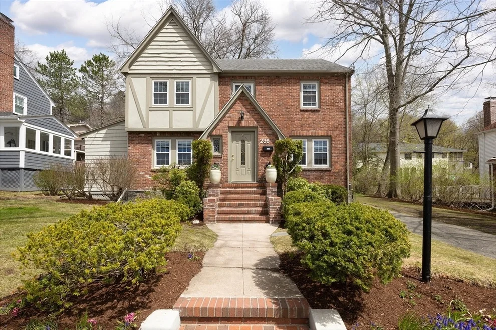 Unit for sale at 236 Beverly Rd, Brookline, MA 02467