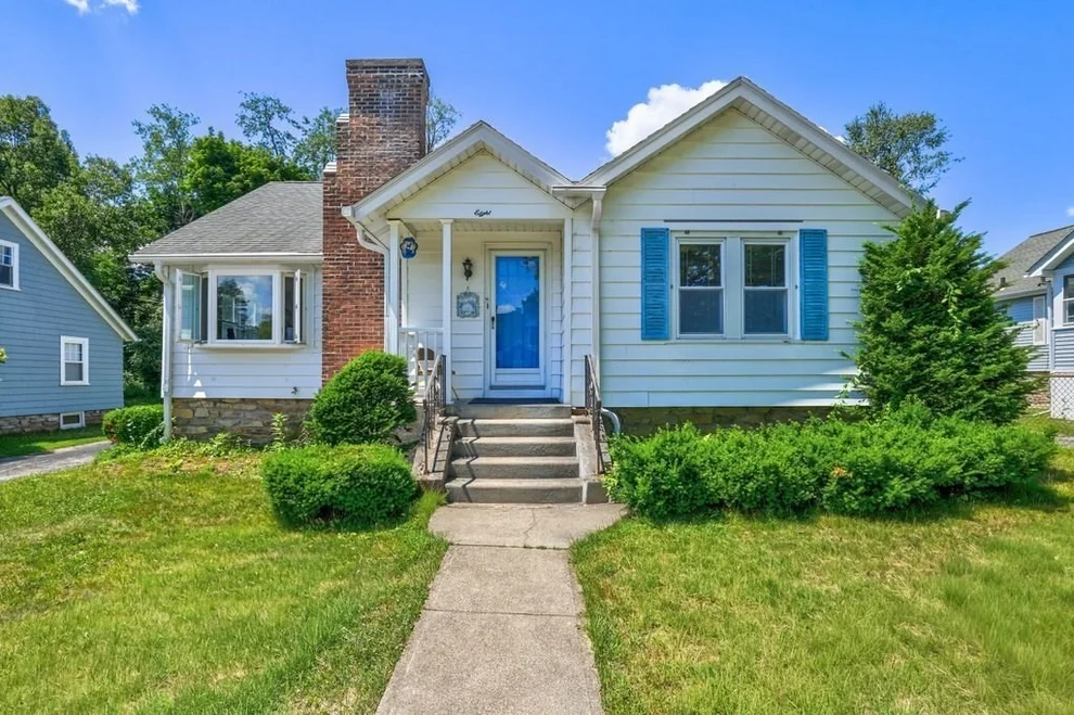 Unit for sale at 8 Knowles Rd, Worcester, MA 01602