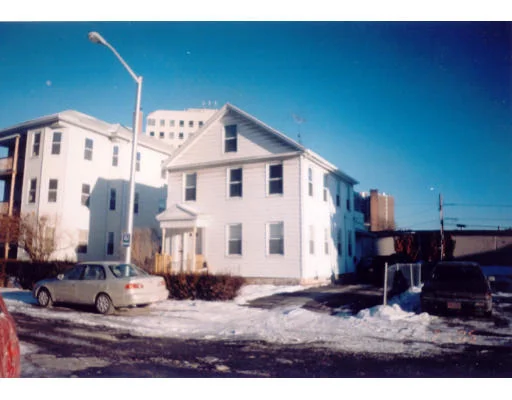 Unit for sale at 5 Federal Place, Worcester, MA 01602