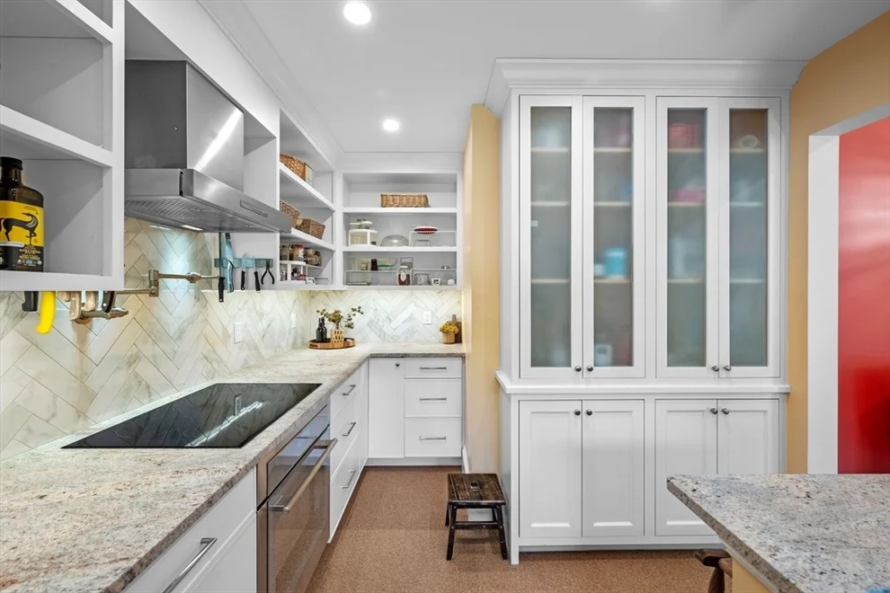 Unit for sale at 10 Dalton, Gloucester, MA 01930