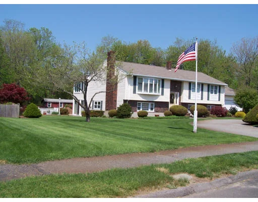 Unit for sale at 5 Ring Ave, Wilmington, MA 01887