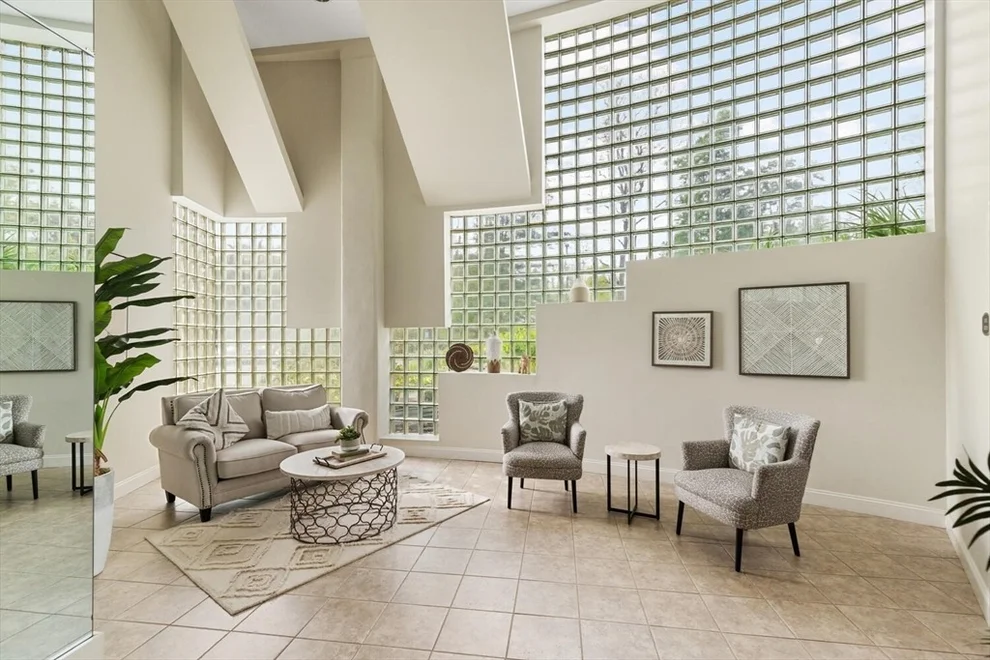 Unit for sale at 1 Loring Ave, Swampscott, MA 01907