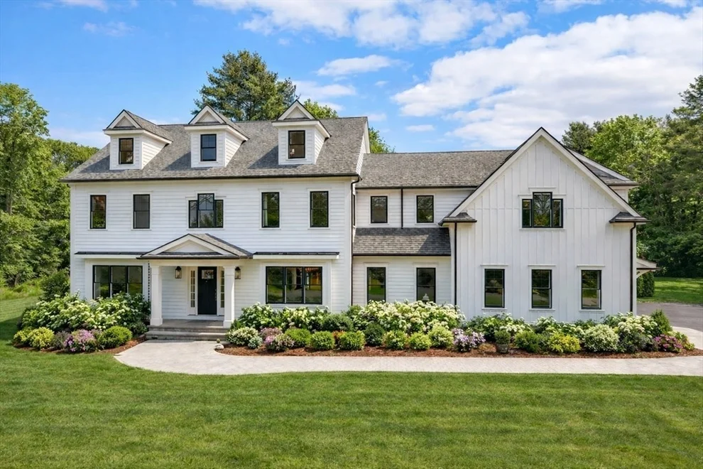 Unit for sale at 4 Peartree Lane, Wayland, MA 01778