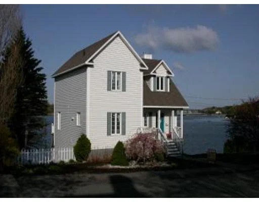 Unit for sale at 40 Cliff Street, Beverly, MA 01915