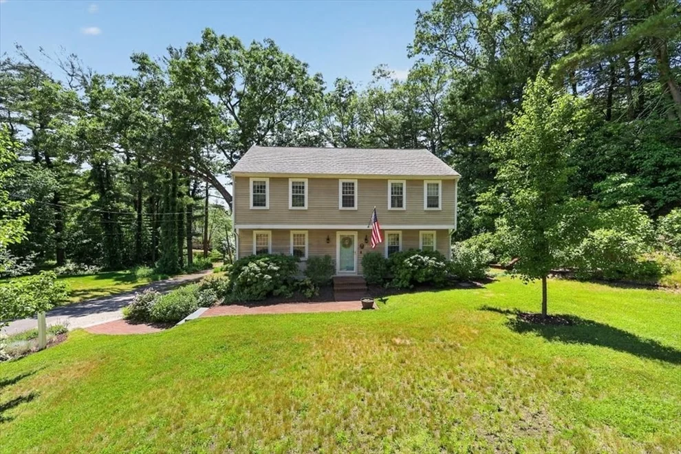 Unit for sale at 87 Duck Hill Rd, Duxbury, MA 02332