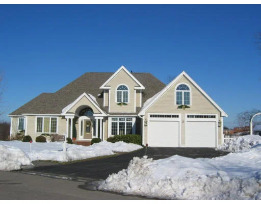 Unit for sale at 19 Harvest Ln, Braintree, MA 02184