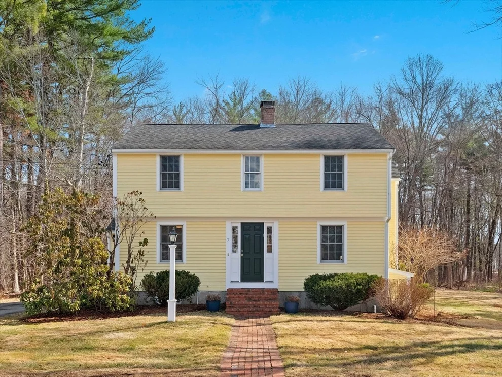 Unit for sale at 7 Mohawk Drive, Acton, MA 01720