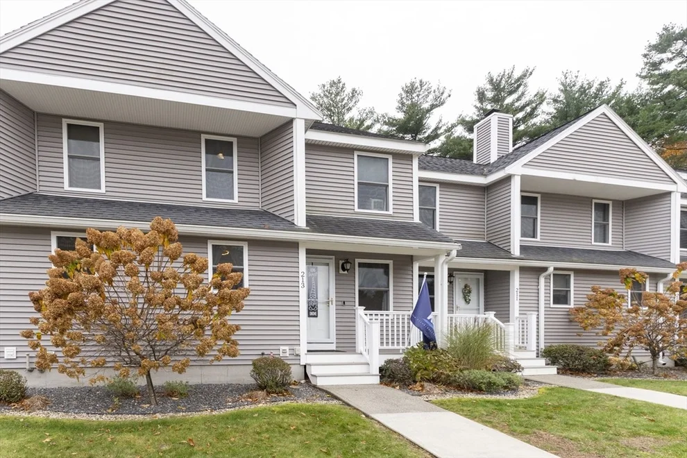 Unit for sale at 213 Bayberry Hill Ln, Leominster, MA 01453