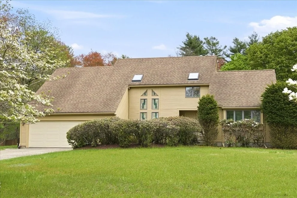 Unit for sale at 6 Hoover Rd, Norfolk, MA 02056